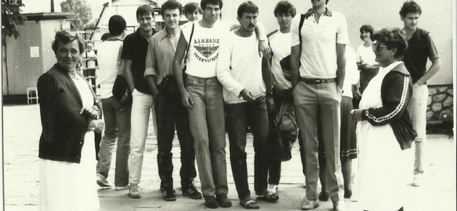 A KVSE röplabdázói, legalábbis egy részük, az 1980-as években.